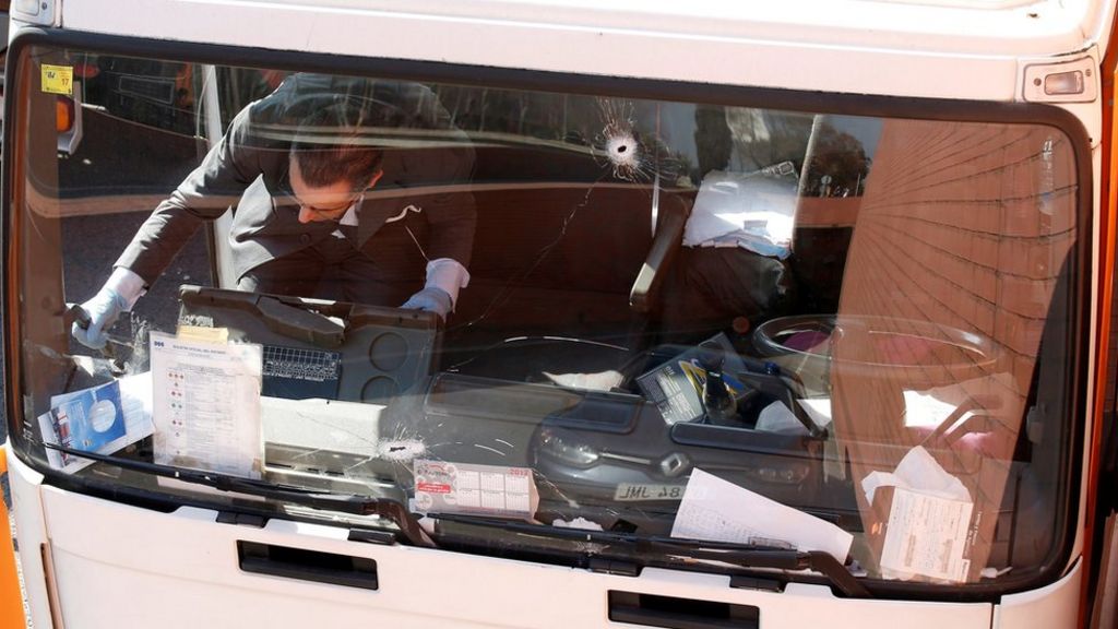 Swede detained after Barcelona police fire on stolen butane gas truck - BBC News