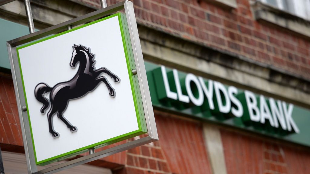 Lloyds warns of Brexit 'uncertainty'