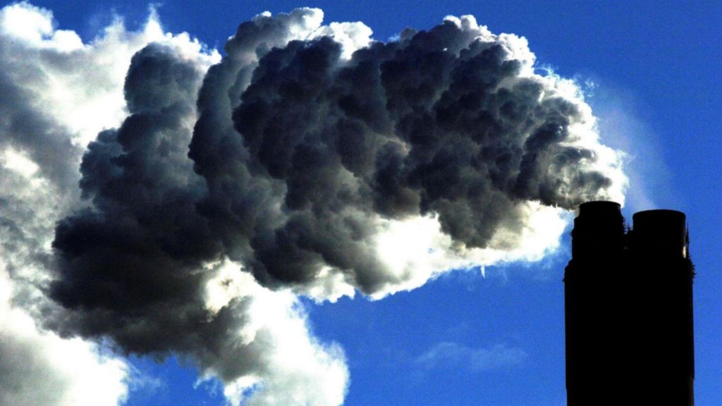 Climate change: UK backs world-leading climate target