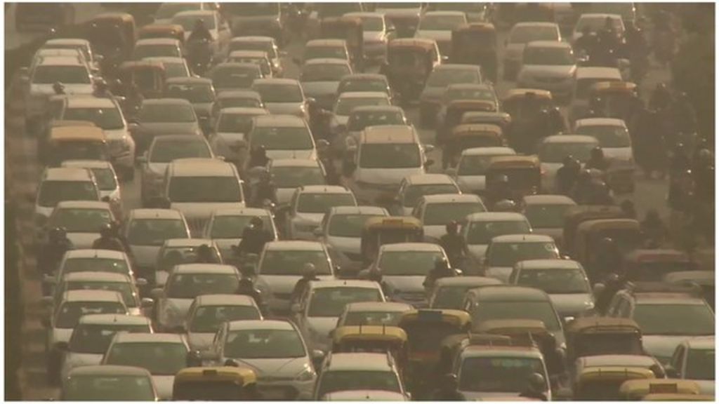 VIDEO: Teenager helping Delhi navigate car ban