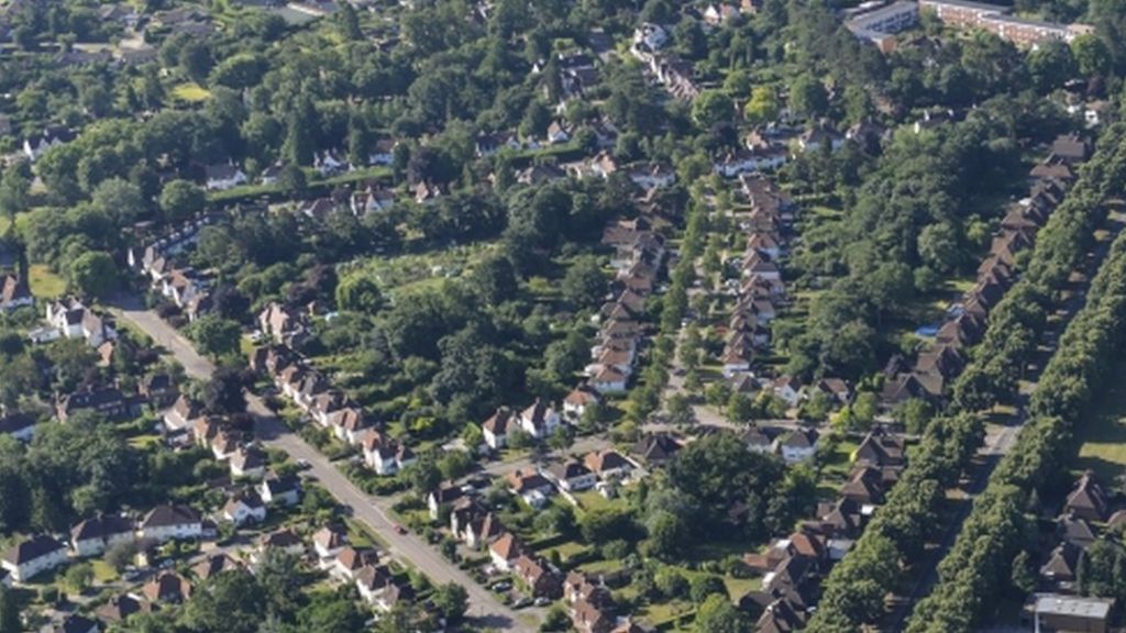 NHS to help create 'healthy new towns'