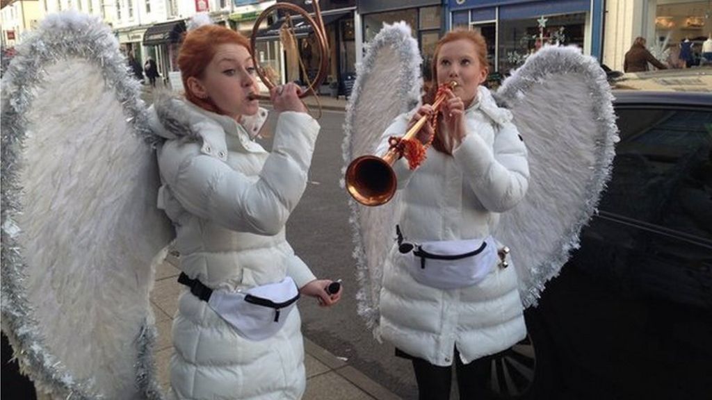 'Parking angels' help drivers avoid fines