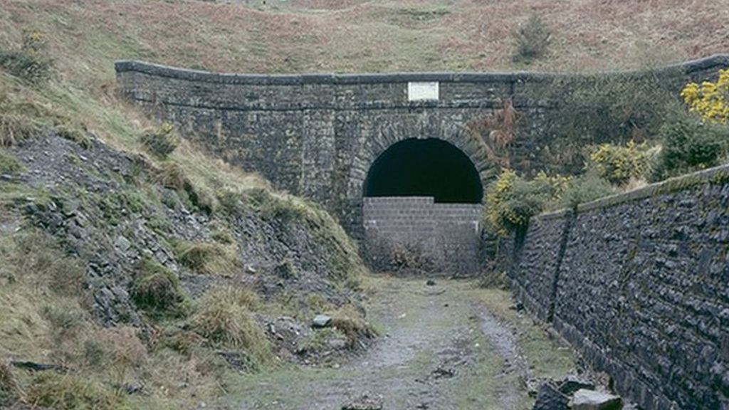 Cycle tunnel plan delay a 'shambles'