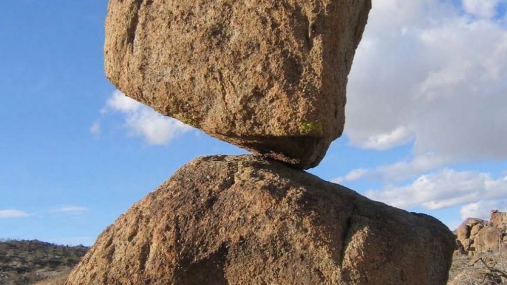 Rock stacks reveal 'jumping' quakes