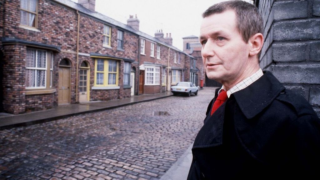 Tributes paid to Corrie's Tony Warren