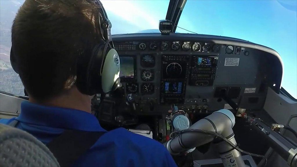 Robot arm flies aircraft over US