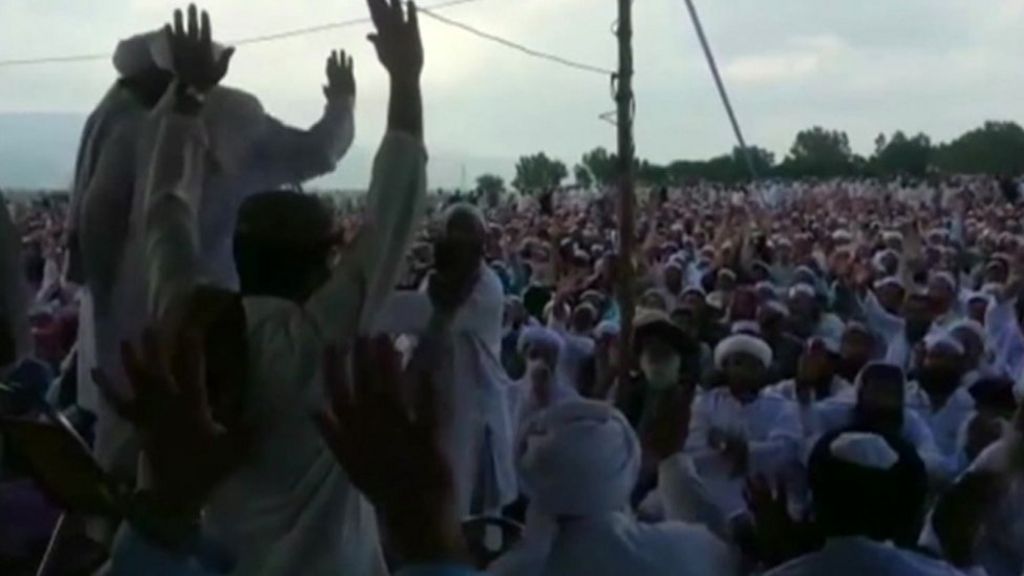 'Taliban oaths' amid leadership rift