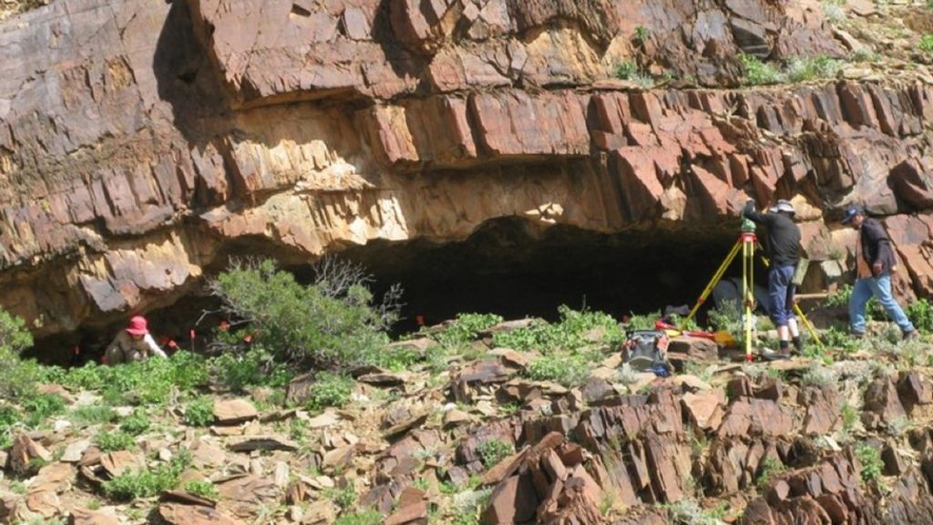 Rock shelter used by speedy early Australians