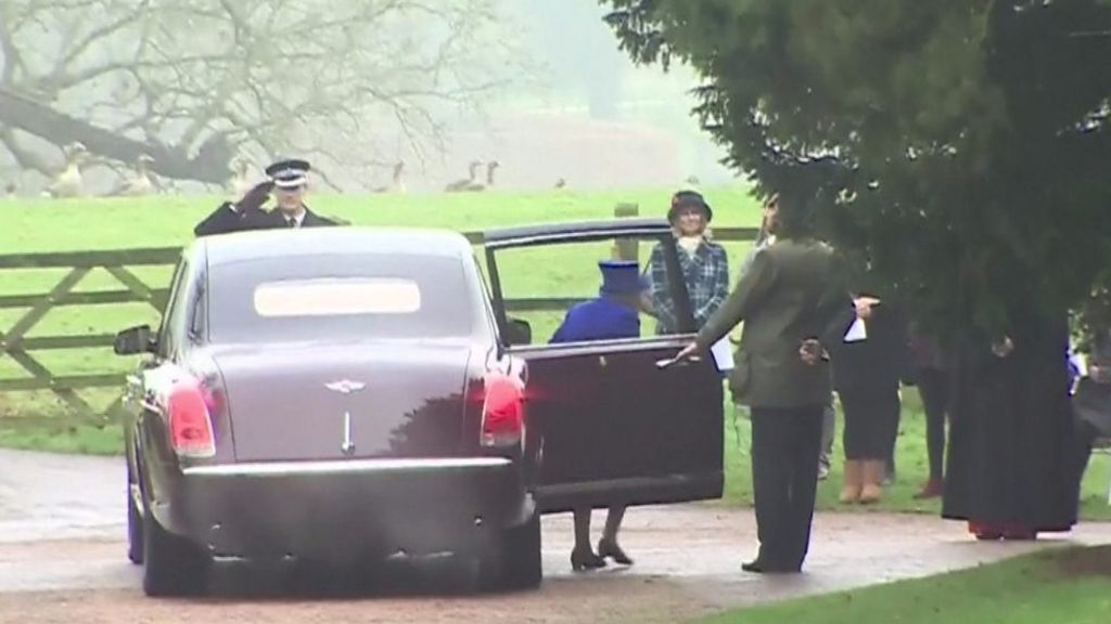 Queen attends church for first time since cold
