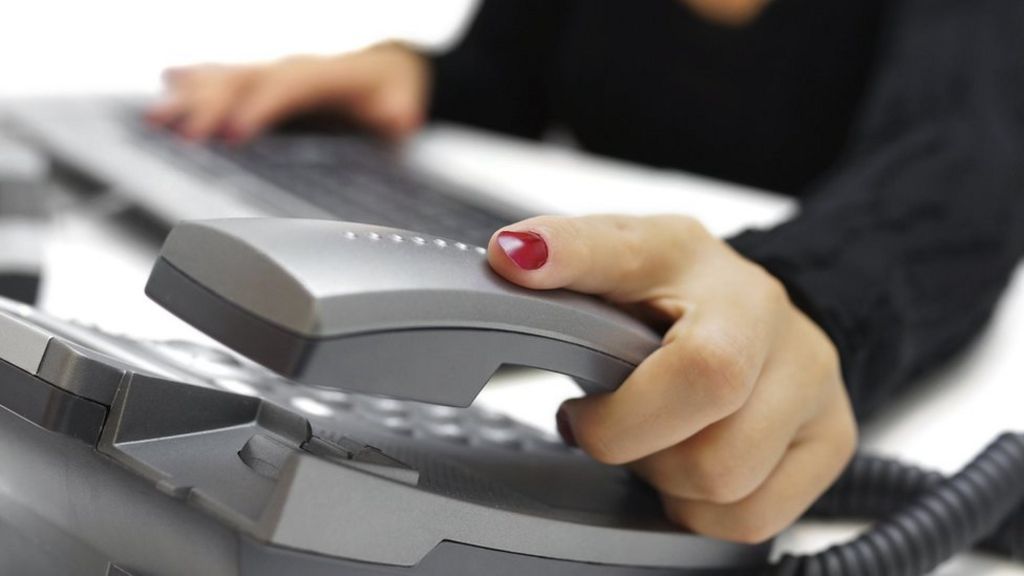 Security hack lets phones 'eavesdrop'