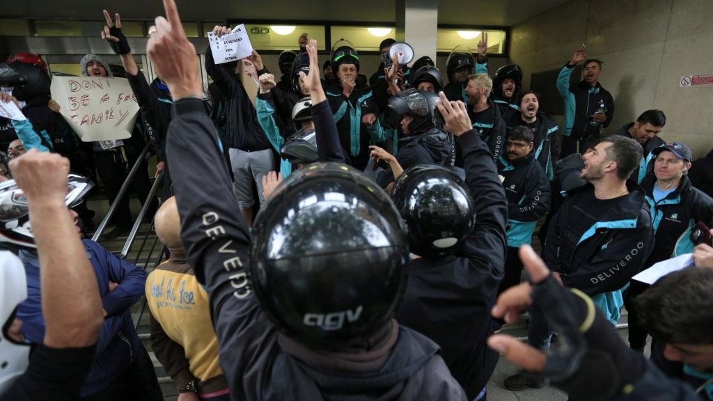 Deliveroo riders protest over payment changes