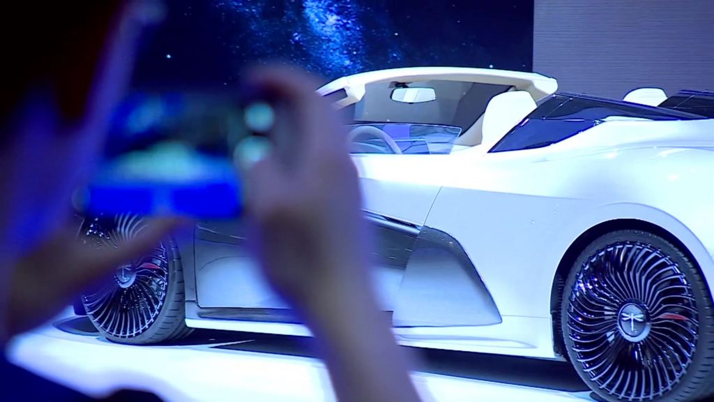 VIDEO: Car makers bet on China for growth