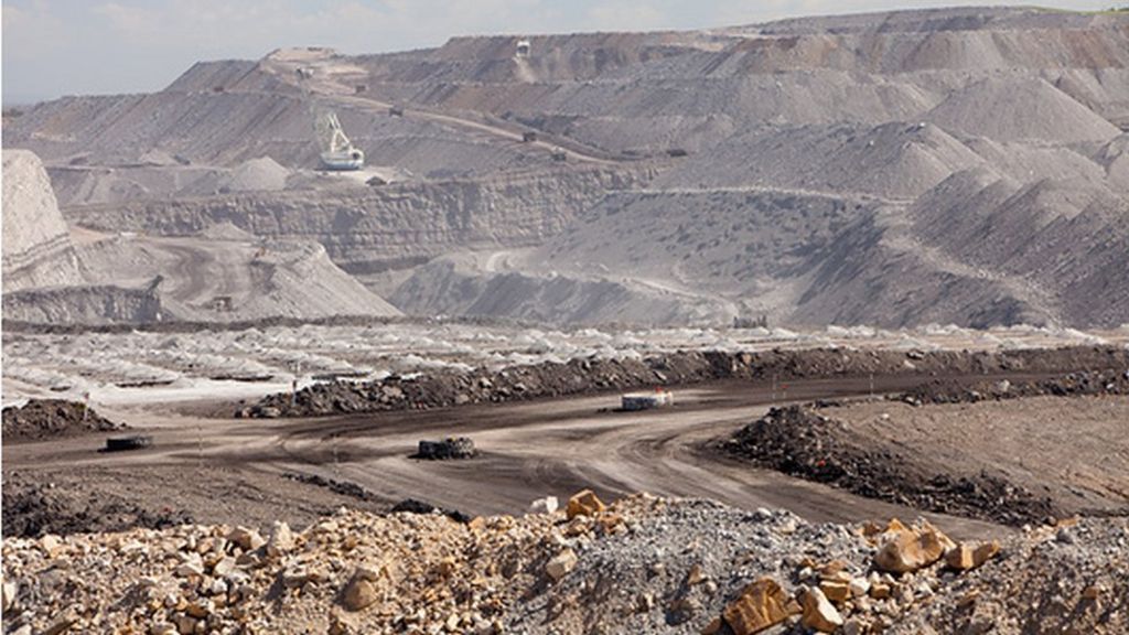 Pressure grows for price on carbon