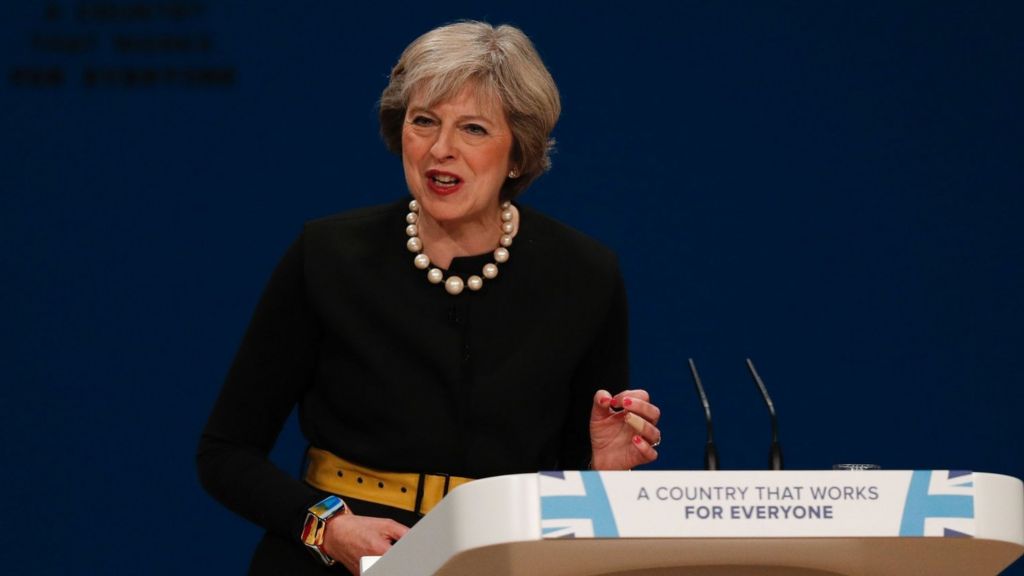 Brexit: Theresa May to trigger Article 50 by end of March