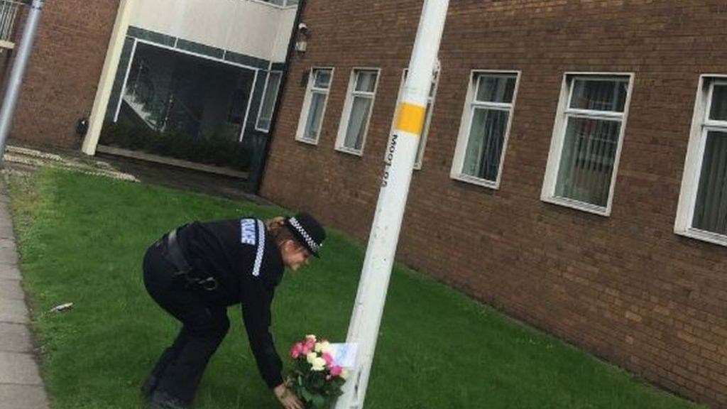 London terror attack: Police receive flowers in sympathy