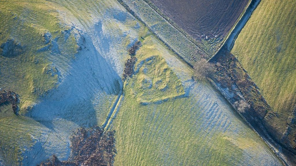 Aerial photos reveal Neolithic and Bronze Age remains