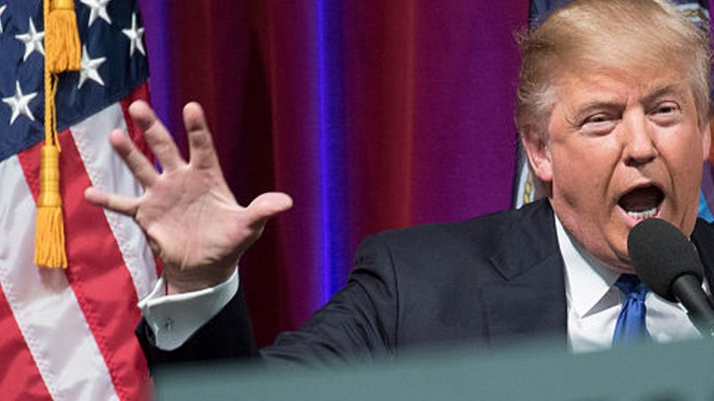 What Trump's hand gestures say about him