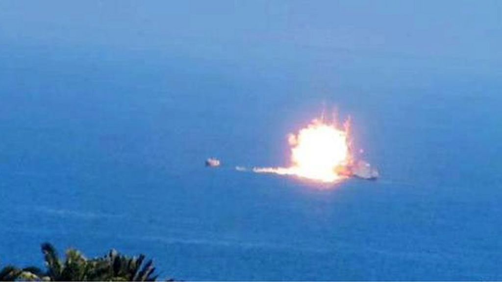 Egypt ship 'hit by Sinai missile'