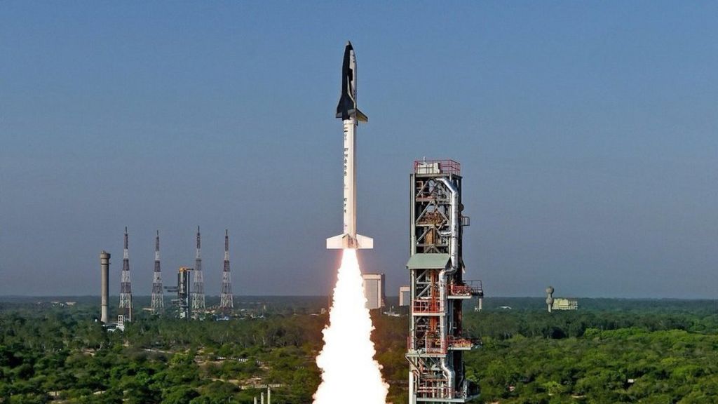 India launches mini space shuttle