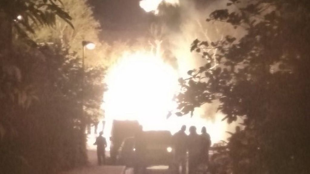 Huge gas explosion 'shakes homes'