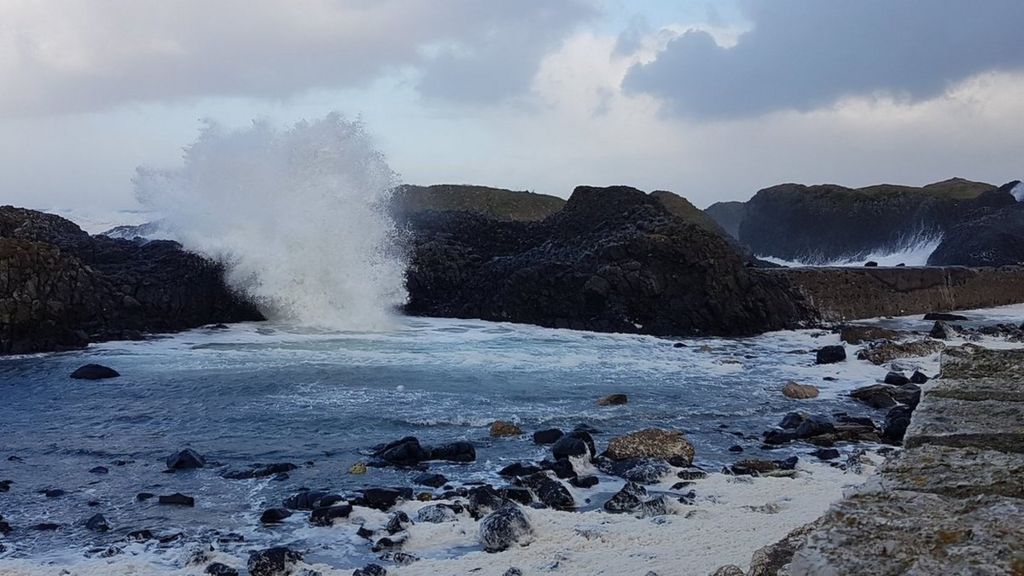 Weather warnings issued for wind and snow