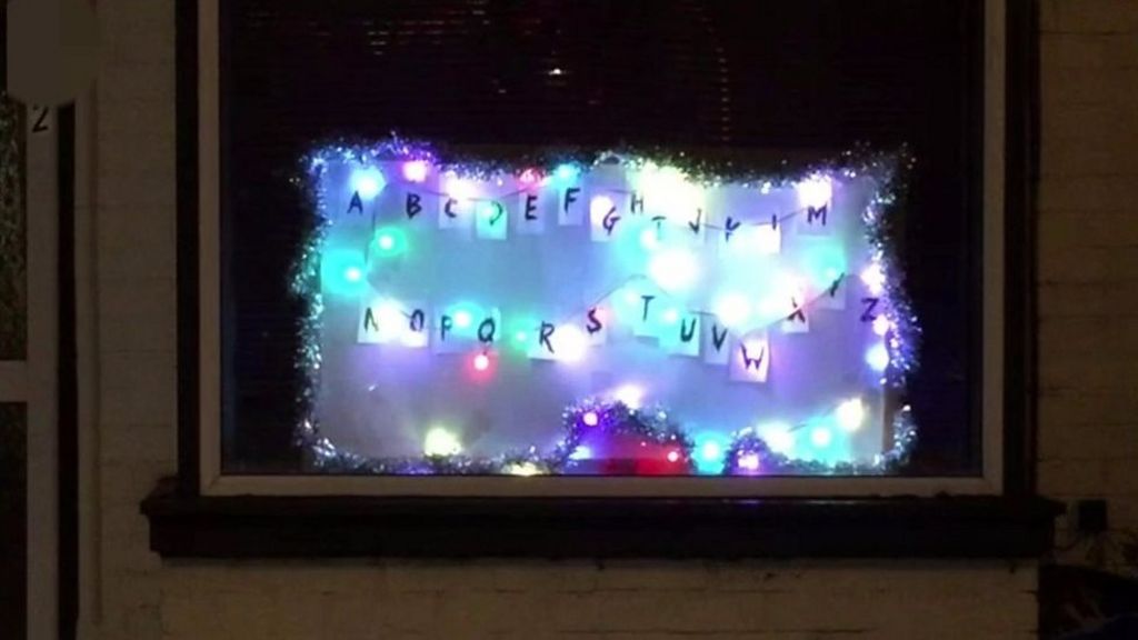 Fan puts up Stranger Things Xmas display in front window
