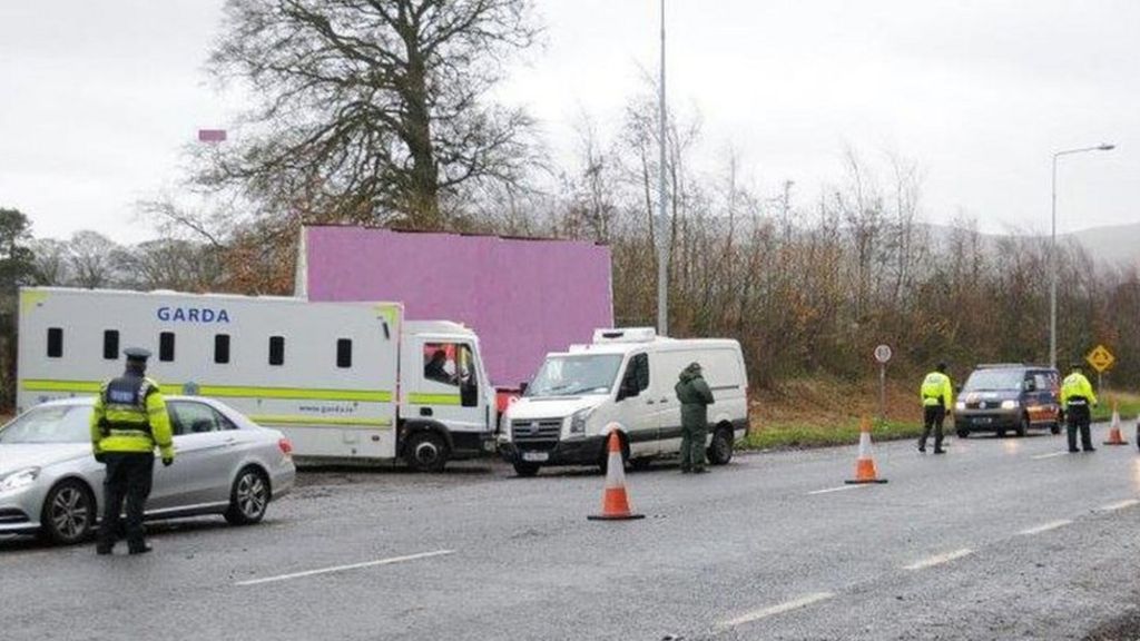 Irish police: Eight people deported to the UK in border operation