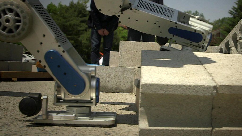 Could inspiration from nature help robots to walk?