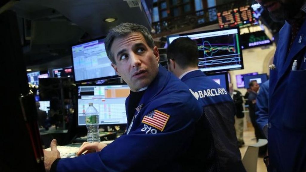 Wall Street hit by oil price slide