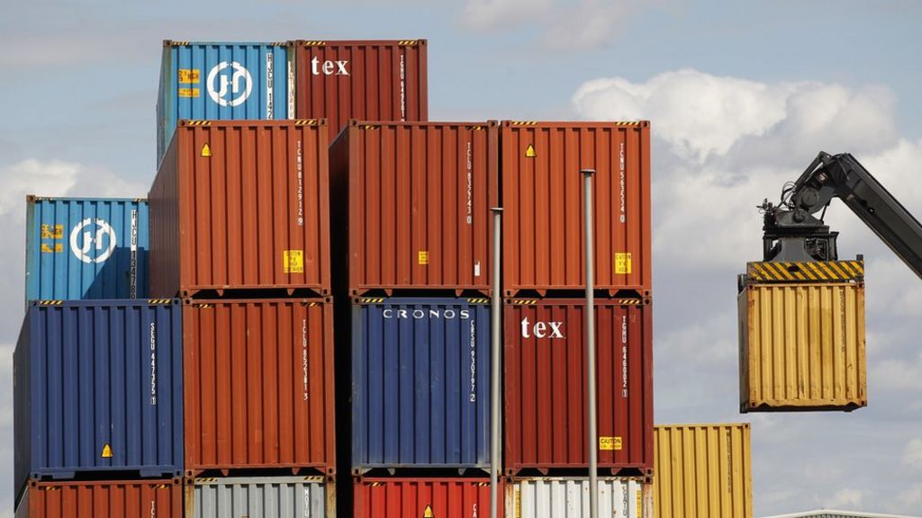 'Global uncertainty' hits UK factories