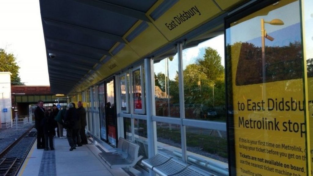 Free Metrolink parking trial starts