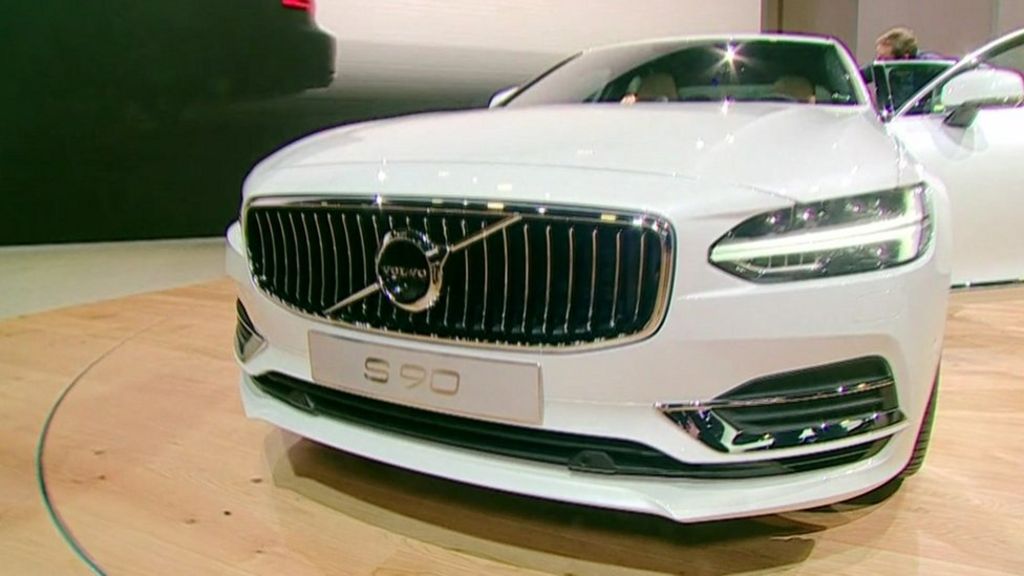 VIDEO: Luxury cars at the Detroit auto show