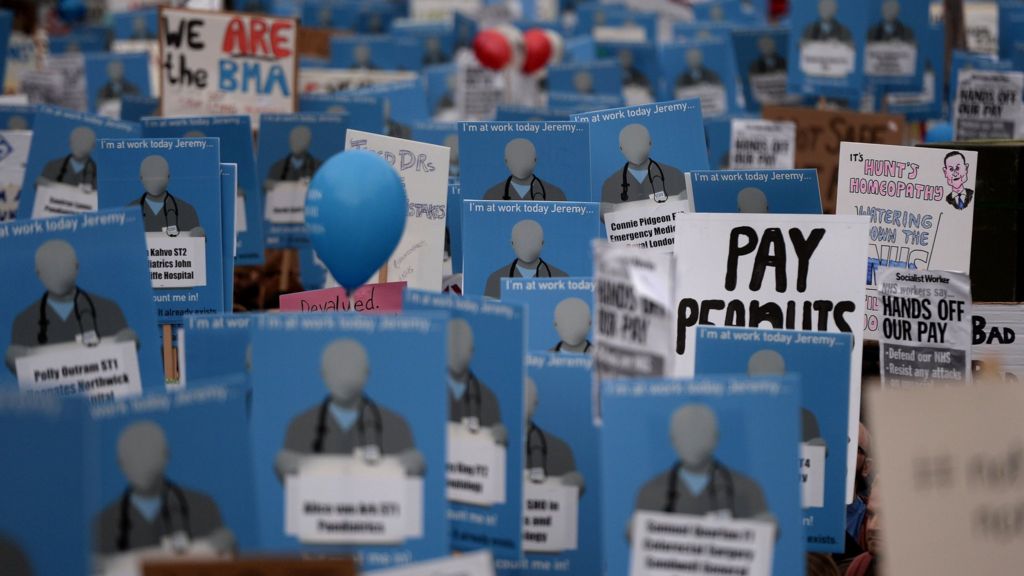 Junior doctor dispute to go to Acas