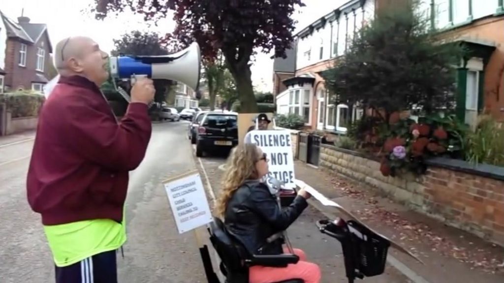 Abuse campaigner injunction dropped