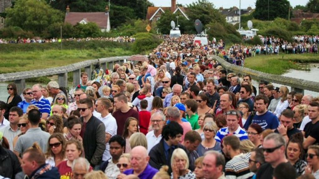 VIDEO: Shoreham remembers air crash victims