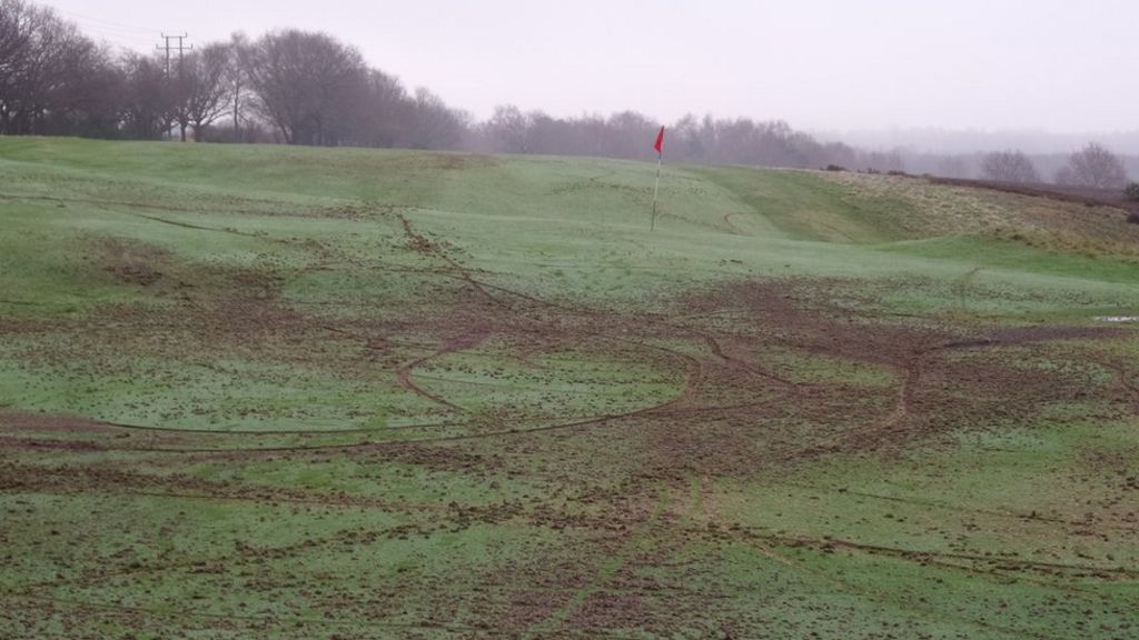 Famous golf course damaged by bikes