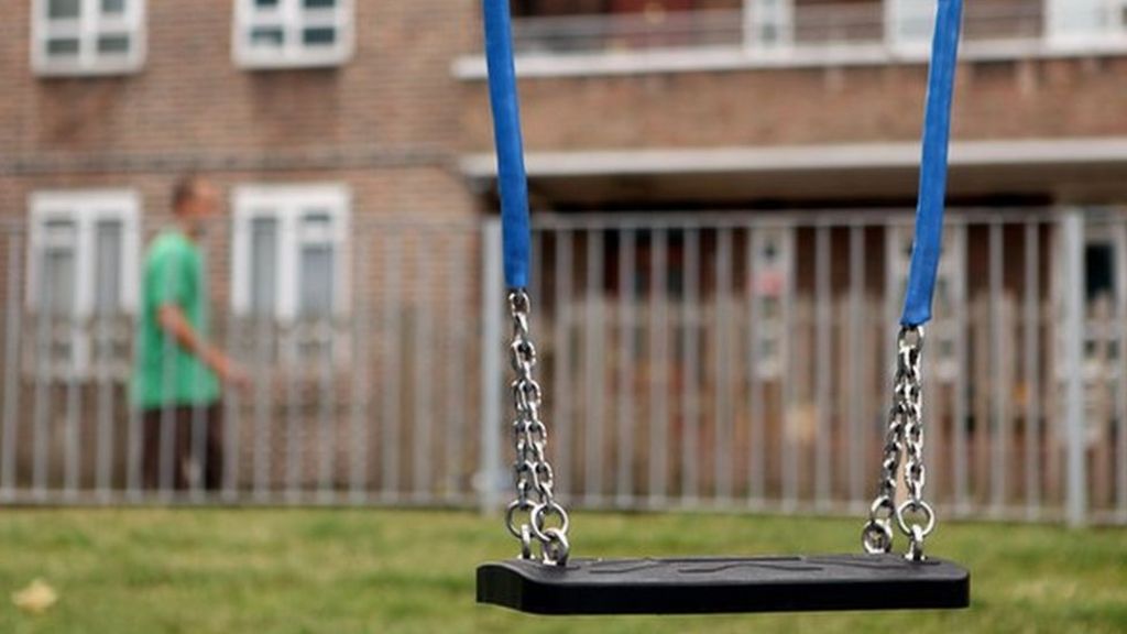 Ministers lose Lords child poverty vote
