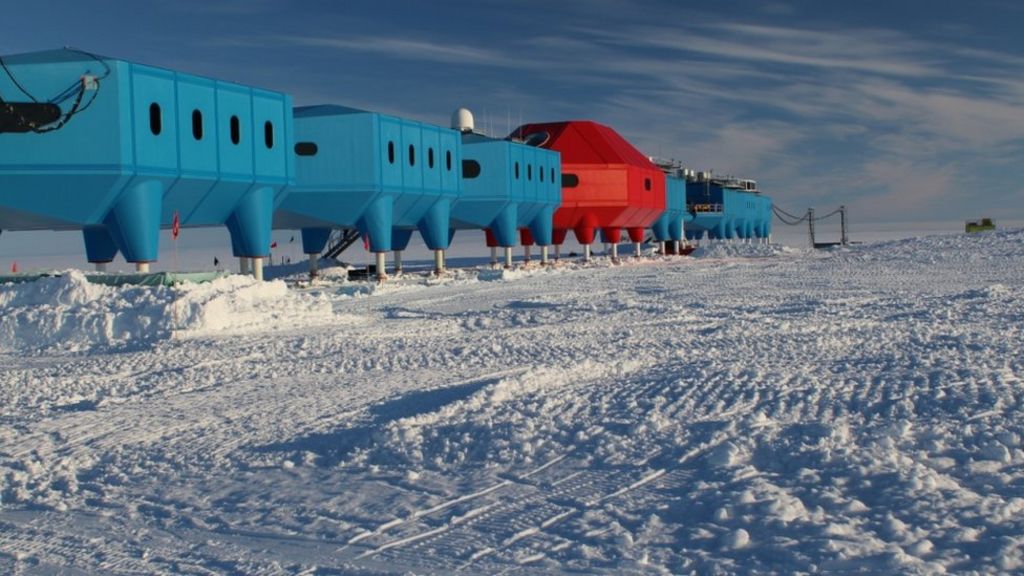 Ice crack to put UK Antarctic base in shut-down