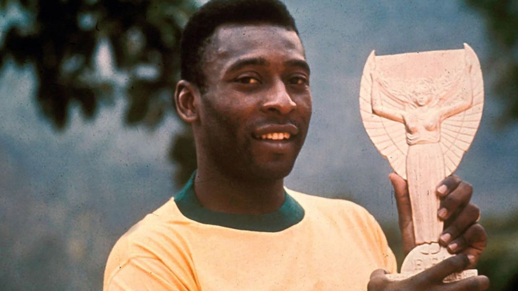 Pele sells off his life in football