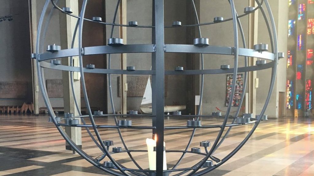 Coventry Cathedral: Brexit result will leave 'strong emotions' - BBC News