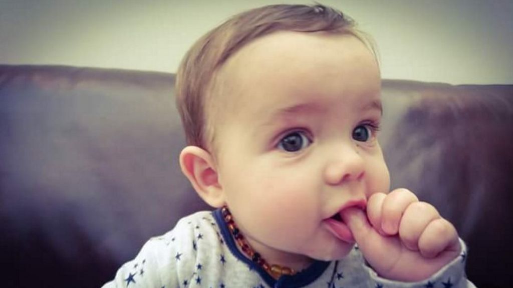 Croydon NHS formula row could cost families £112 per week - BBC News