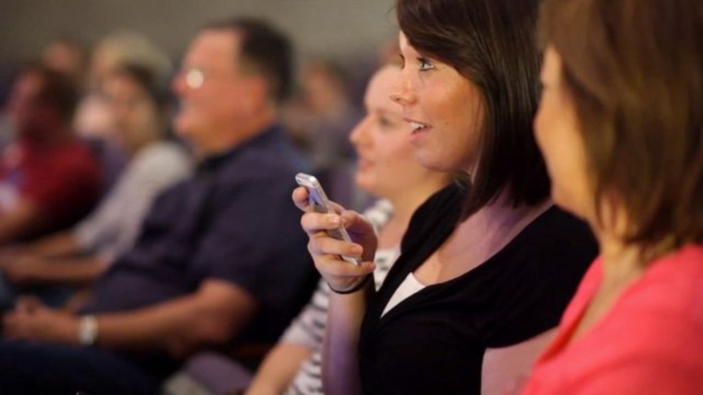 VIDEO: App avoids pass-the-microphone mess