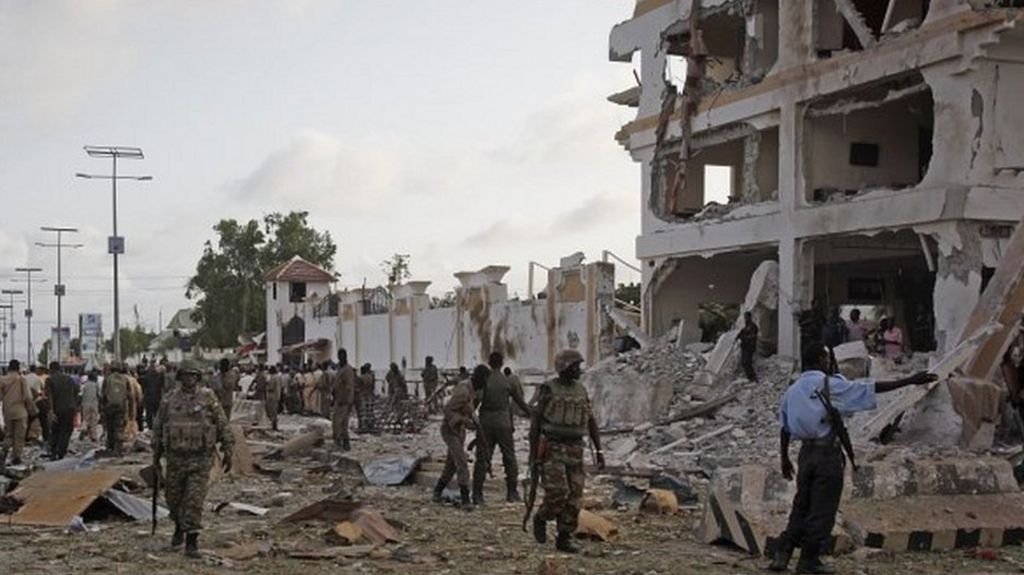 Deadly blast rocks Mogadishu hotel