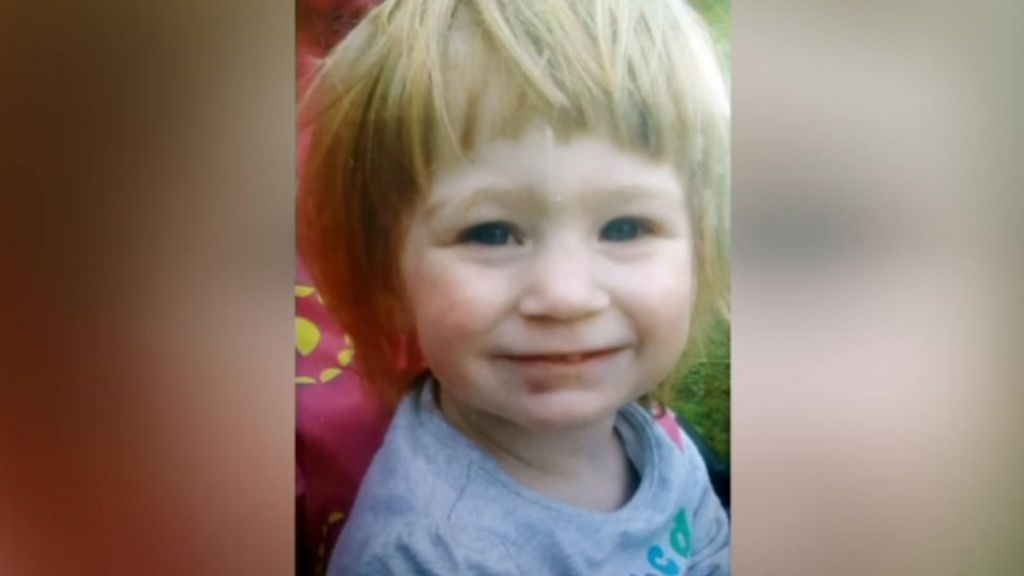 Jury retires in toddler murder trial