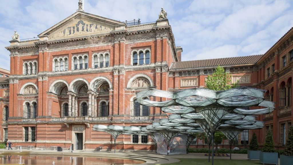 Robot takes up residence at V&A