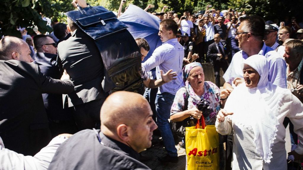 Bosnia condemns attack on Serbia PM