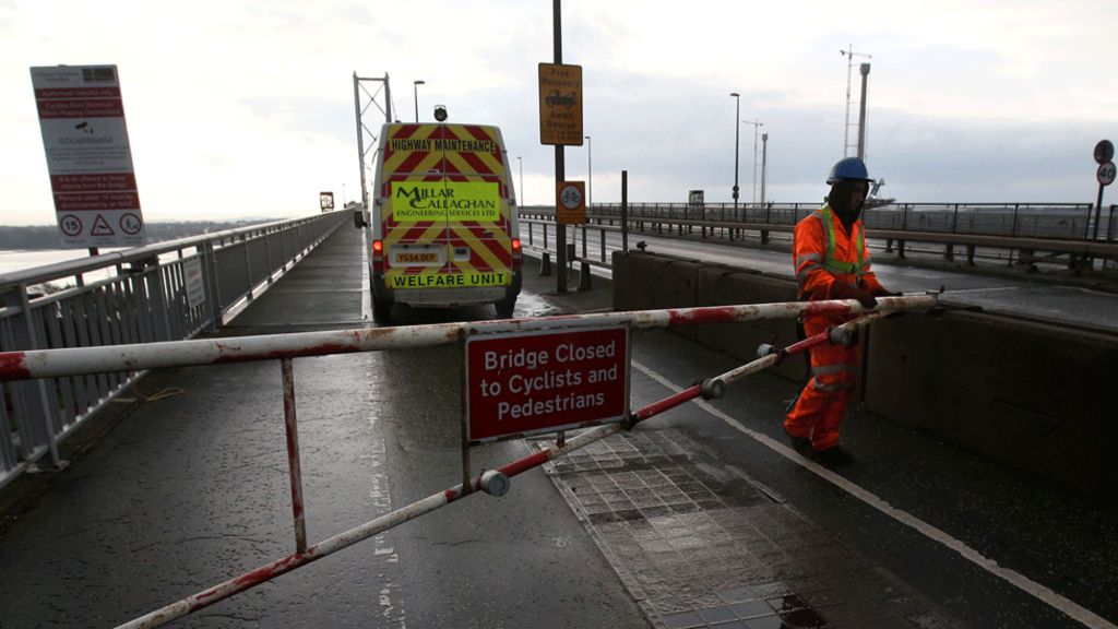 Calls for Forth Road Bridge inquiry