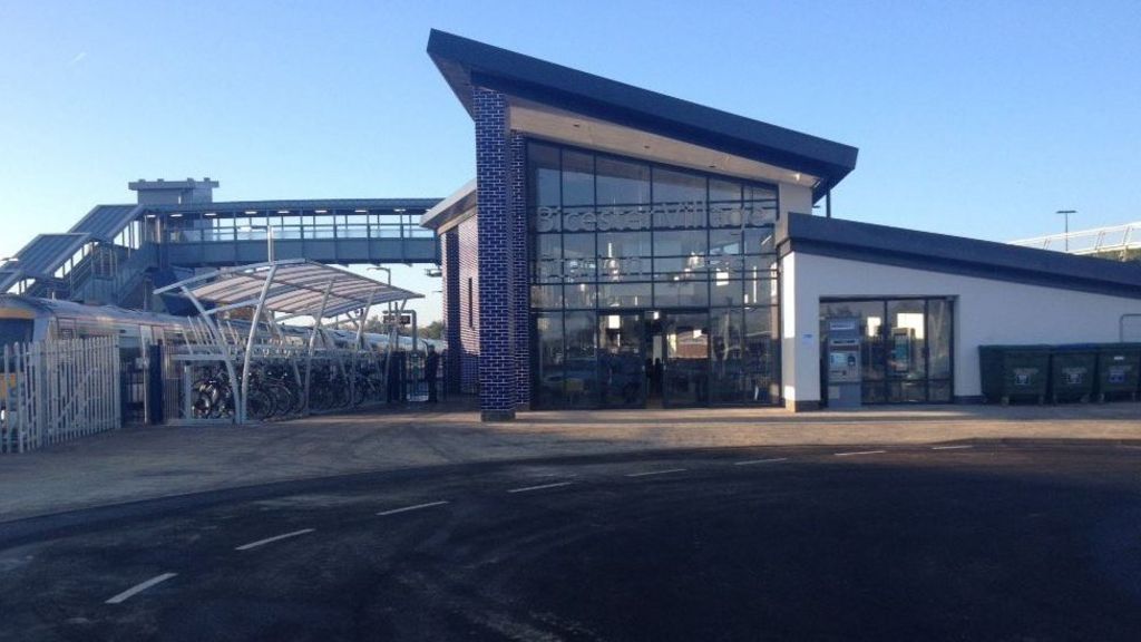 New Oxford to London rail line opens