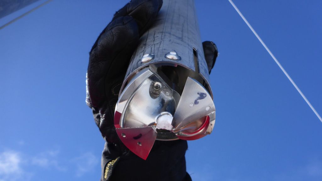 Antarctic quest to find 'oldest ice'