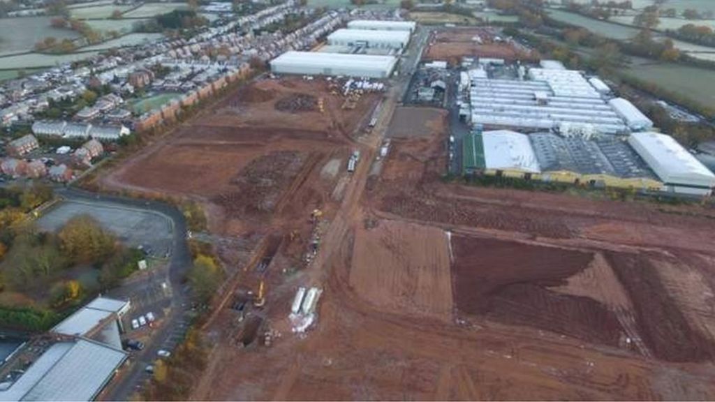 'Amazon to build' on Coventry Jaguar site - BBC News - BBC News